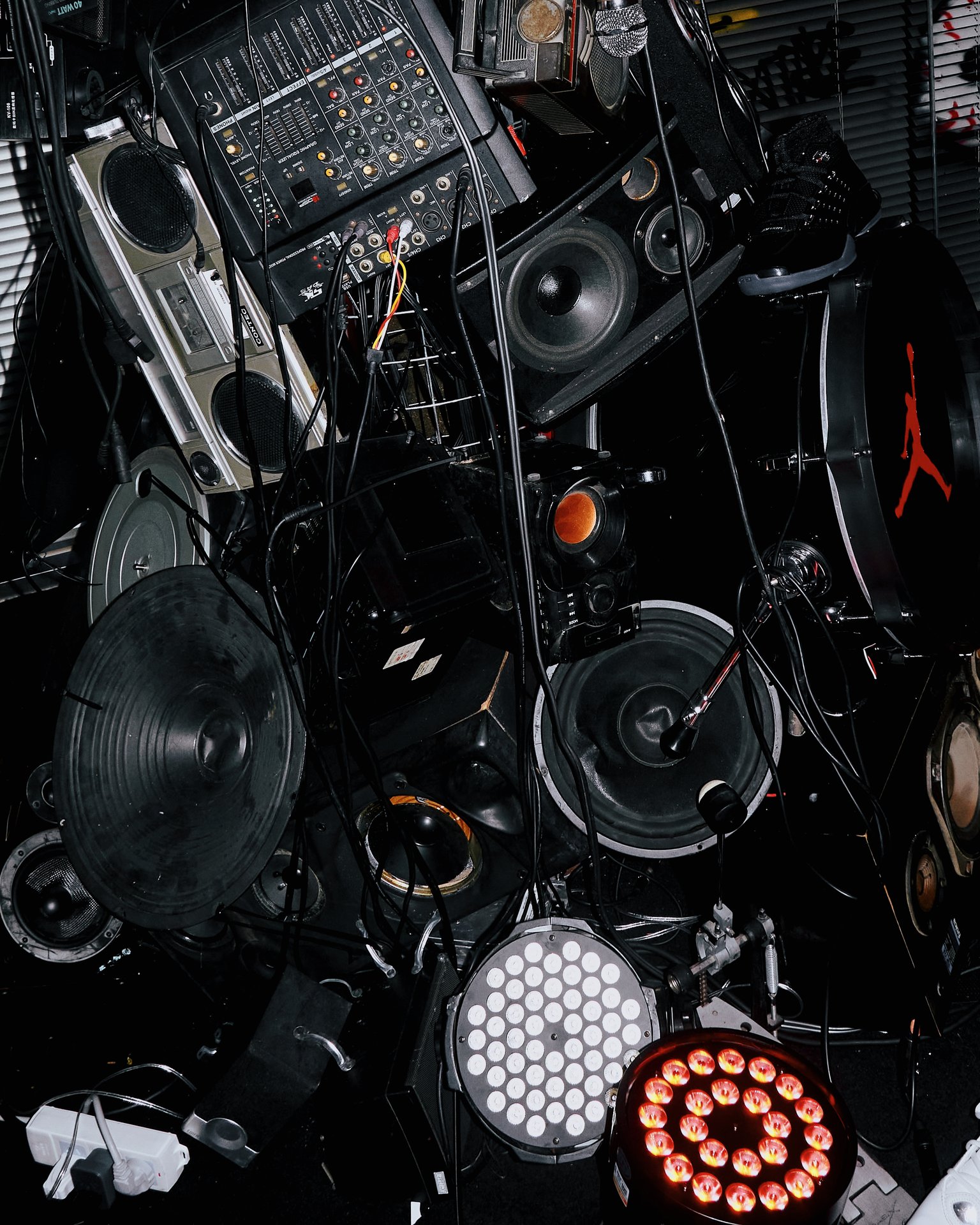 Speakers, cables, instruments and Jordan pieces in the Backstage installation